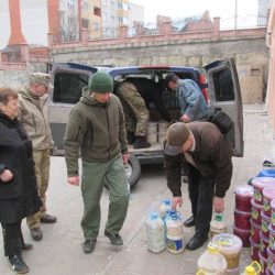 Для розвідників-УНСОвців волонтери відправили смаколики