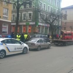 Тернопільським поліцейським спробували дати хабар