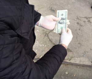 На Тернопільщині за хабар затримано підполковника поліції
