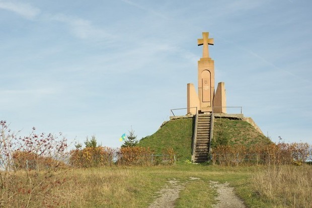 1460647521-2650-gora-lyisonya