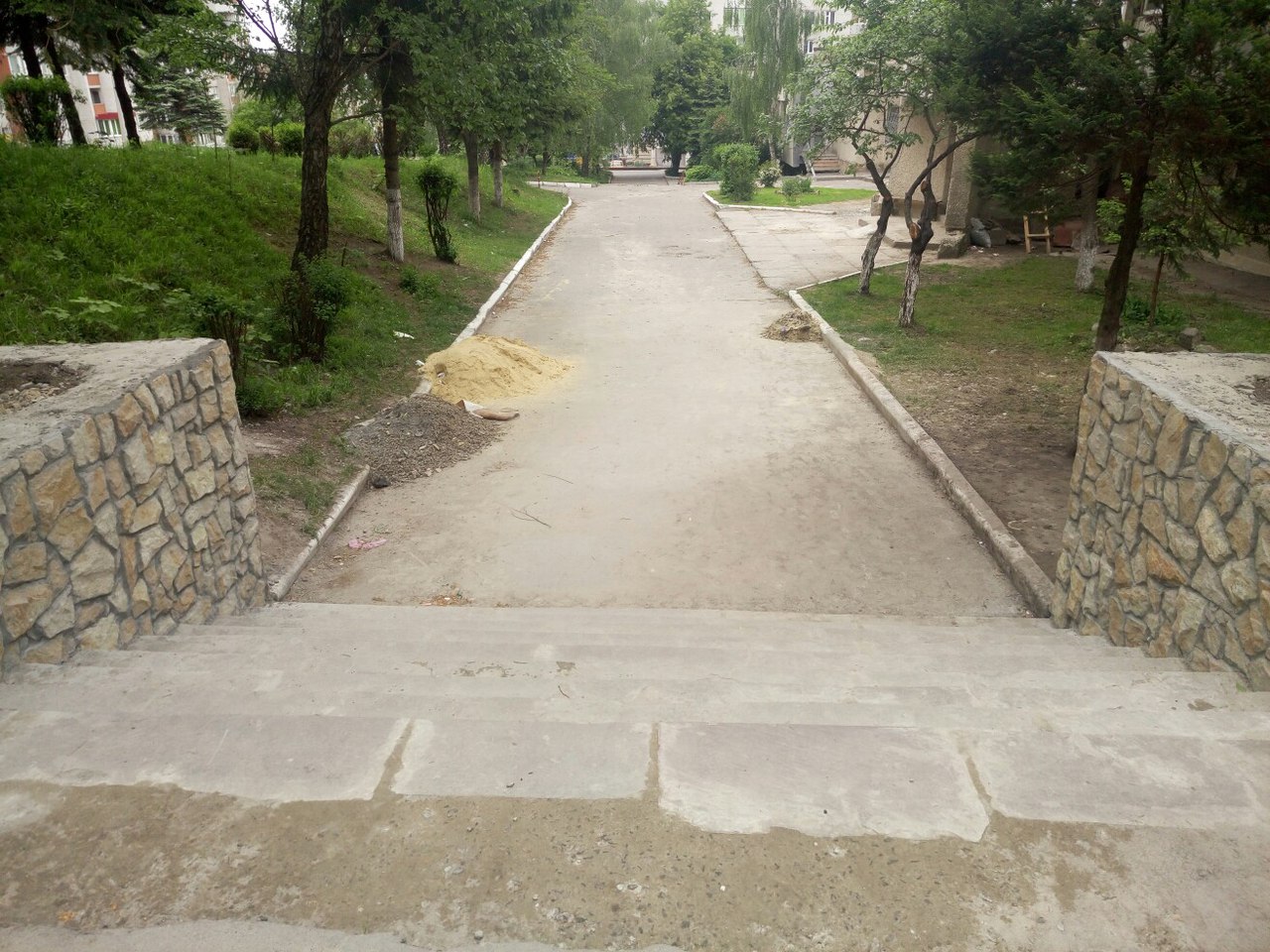 FHkHPa3JFnM