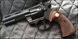 Revolver-Colt-Python