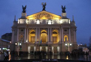 opera_4cb1f-300x205