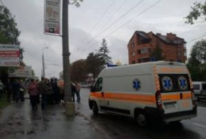 858299-37-richniy-meshkanets-druzhbi-pomer-v-marshruttsi
