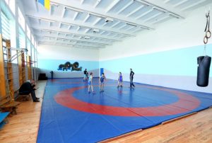 onovleniy-sportivniy-kompleks-dlya-zanyat-z-vilnoi-borotbi-u-ternopilskiy-shkoli-23-6