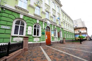 kapitalnyi-remont-prishkilnoi-teritorii-ukrainskoi-gimnazii-2020r_