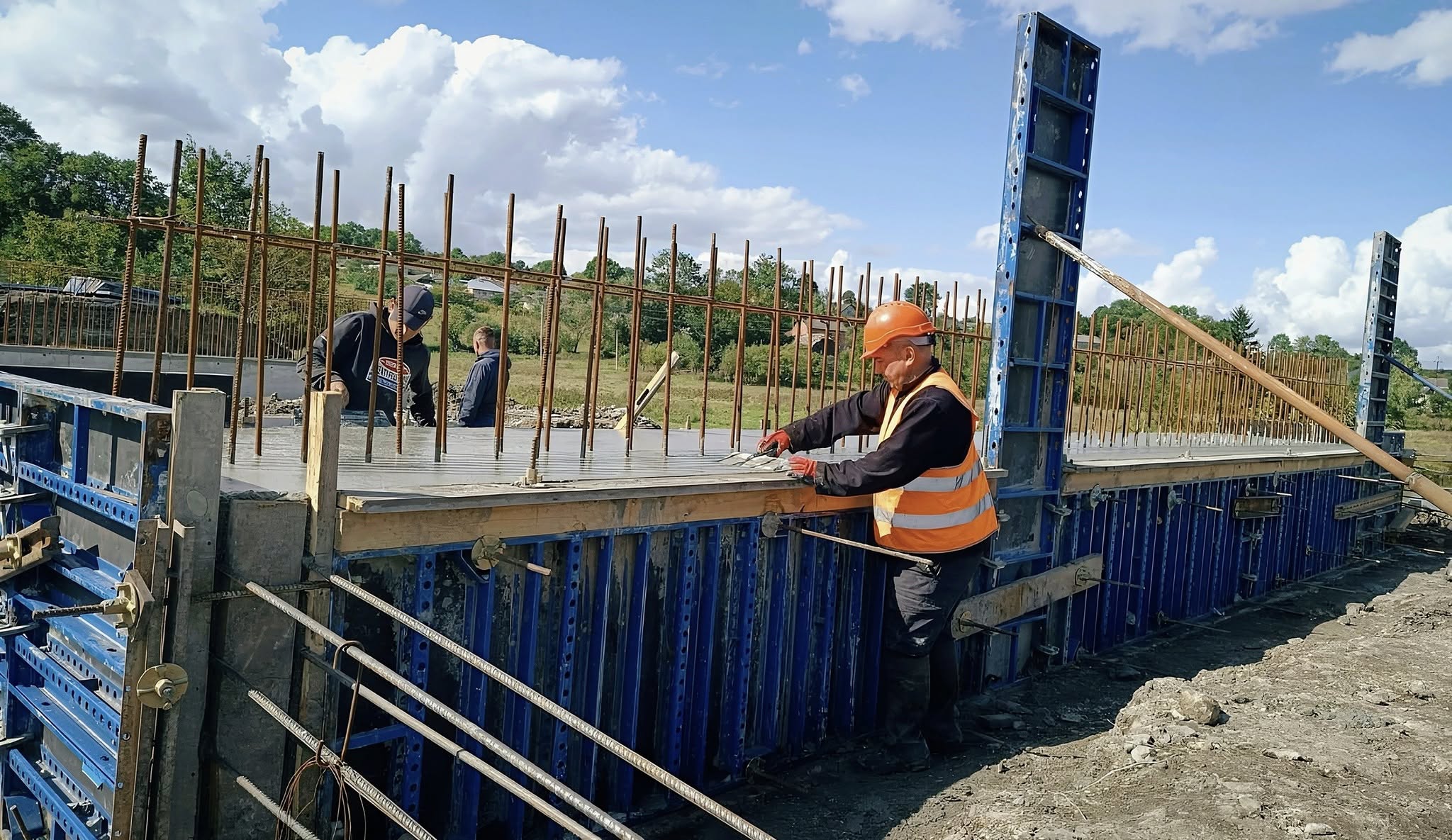 Ремонт мосту в селі на Тернопільщині