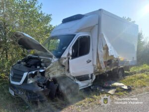 Аварія на Прикарпатті: тернополянин зіткнувся з авто, водій загинув