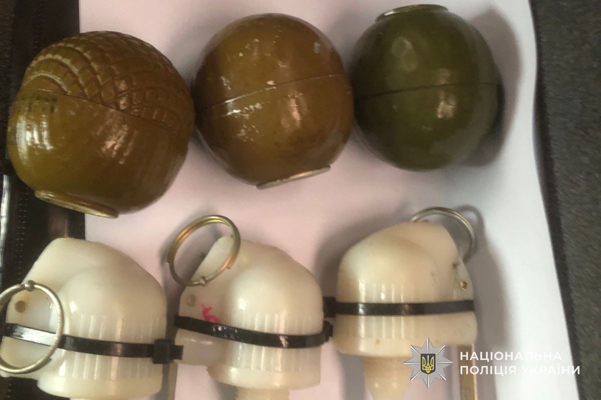 Чоловік з Луганщини підозрюється у продажі бойових гранат